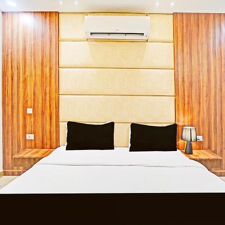 Palette Gomti Nagar Near Ekana Stadium Formerly Gusto Club Lucknow Dış mekan fotoğraf